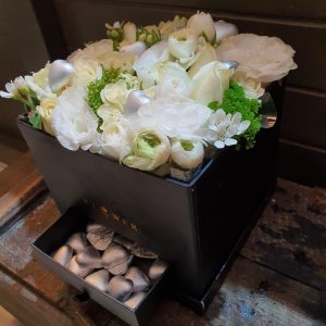 קופסה בשחור ולבן