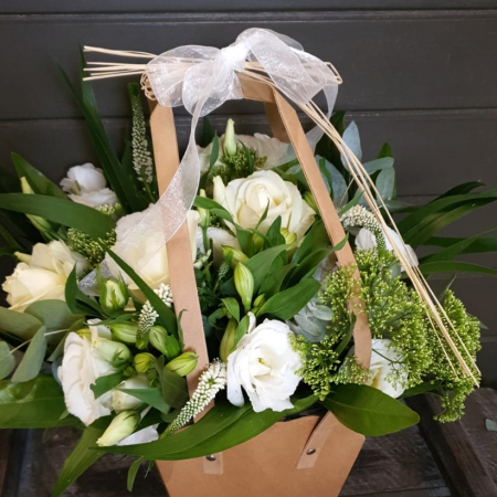 בוקה לבן בתיק