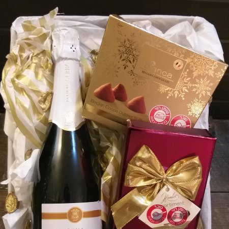 מארז קאווה ושוקולדים קטן