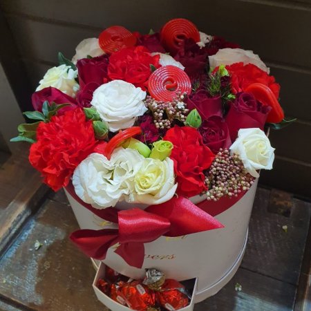 קופסה עגולה עם מגירה