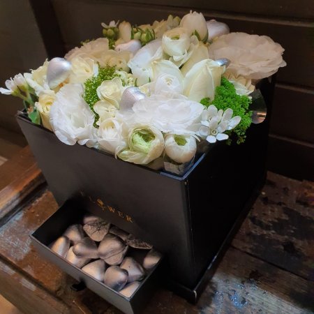 קופסה בשחור ולבן