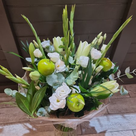 זר חג לבן גבוה