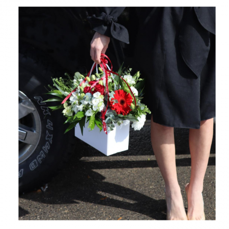 תיק פרחים אדום לבן