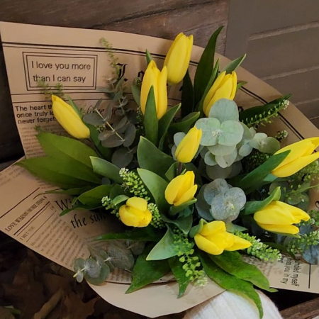 זר טוליפים צהובים