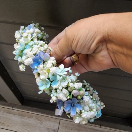 זר לראש כחול לבן