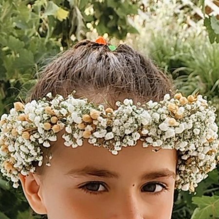 זר לראש לבן עם נגיעות כתום